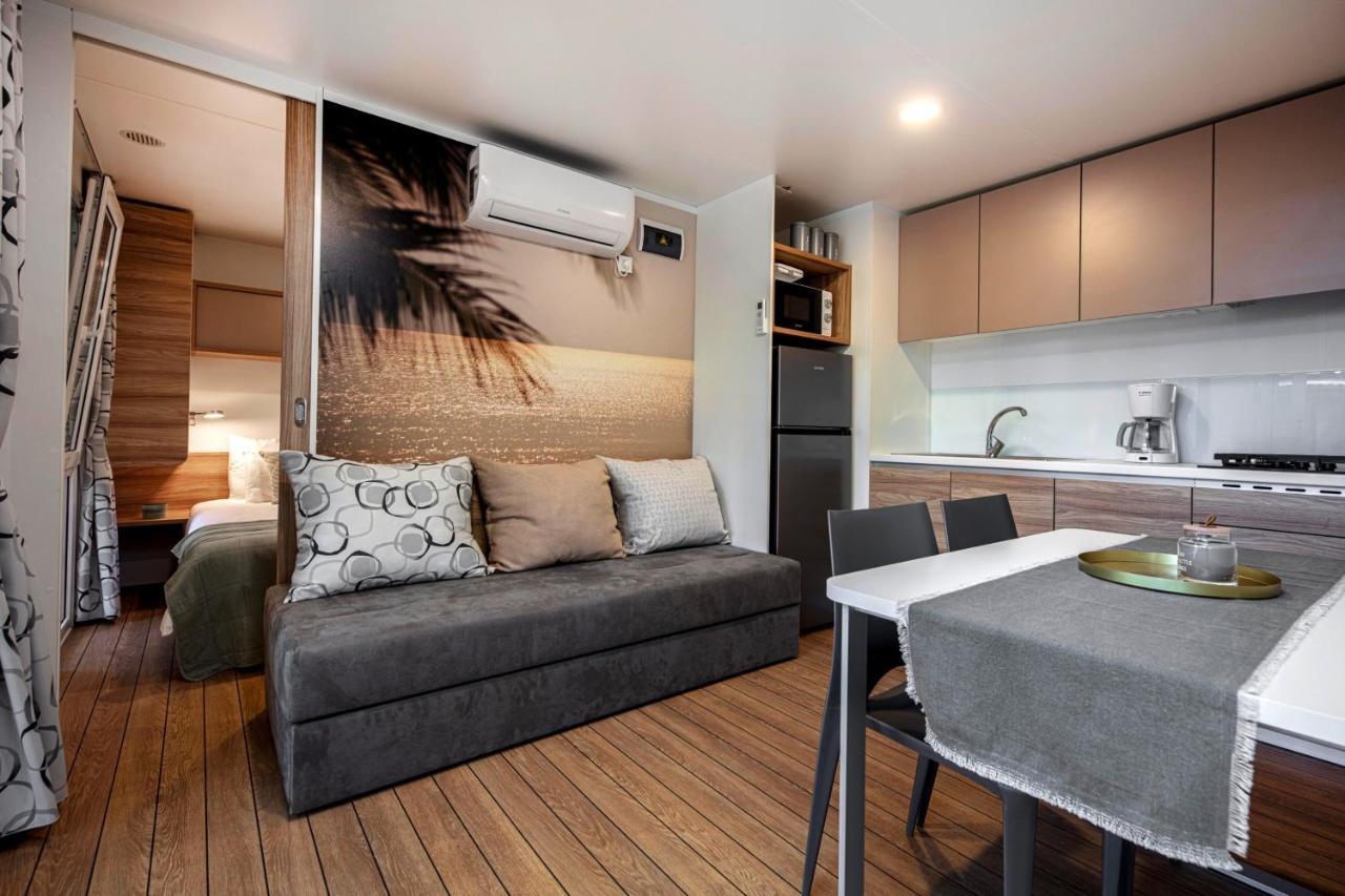 Porton Mobile Home Rovinj Exteriör bild