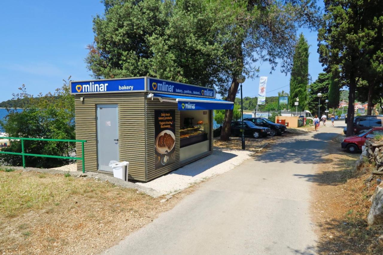 Porton Mobile Home Rovinj Exteriör bild